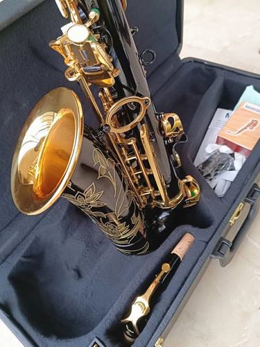 New black alto saxophone - new, 82z